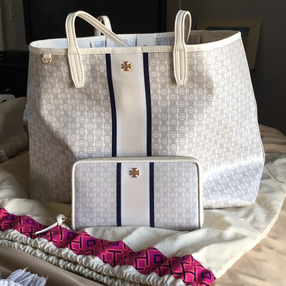 Tory Burch Gemini Link Tote and Wallet